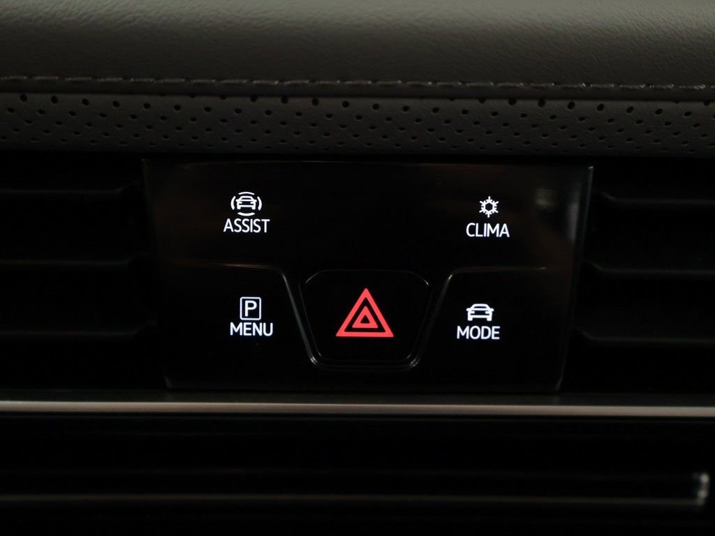 Certified 2024 Volkswagen Atlas Peak Edition SEL AWD/4WD image 61