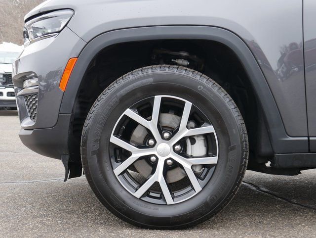 Used 2025 Jeep Grand Cherokee Limited w/ Trailer Tow Package image 10