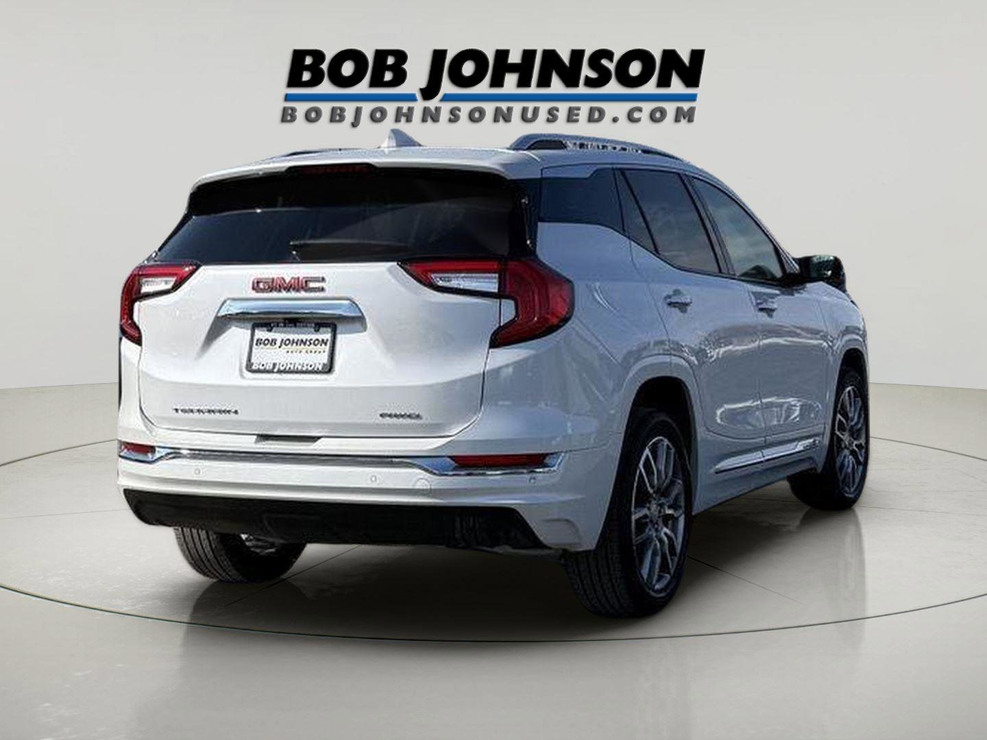 Used 2023 GMC Terrain Denali w/ Denali Premium Package image 2