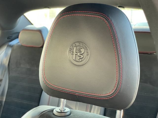 Used 2018 Alfa Romeo Giulia Quadrifoglio w/ Driver Assist Dynamic Package RWD image 21