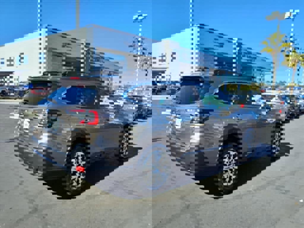 Used 2023 Subaru Outback Premium image 9