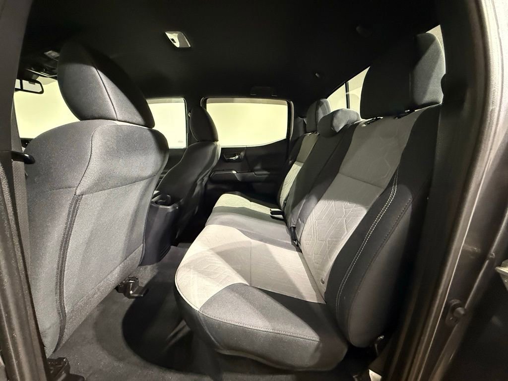 Certified 2021 Toyota Tacoma TRD Off-Road AWD/4WD image 17