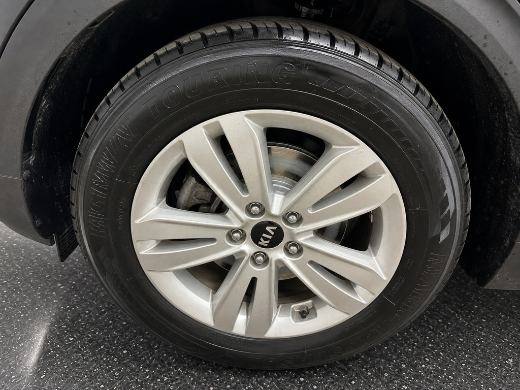 Used 2018 Kia Sportage LX w/ LX Technology Package FWD image 32