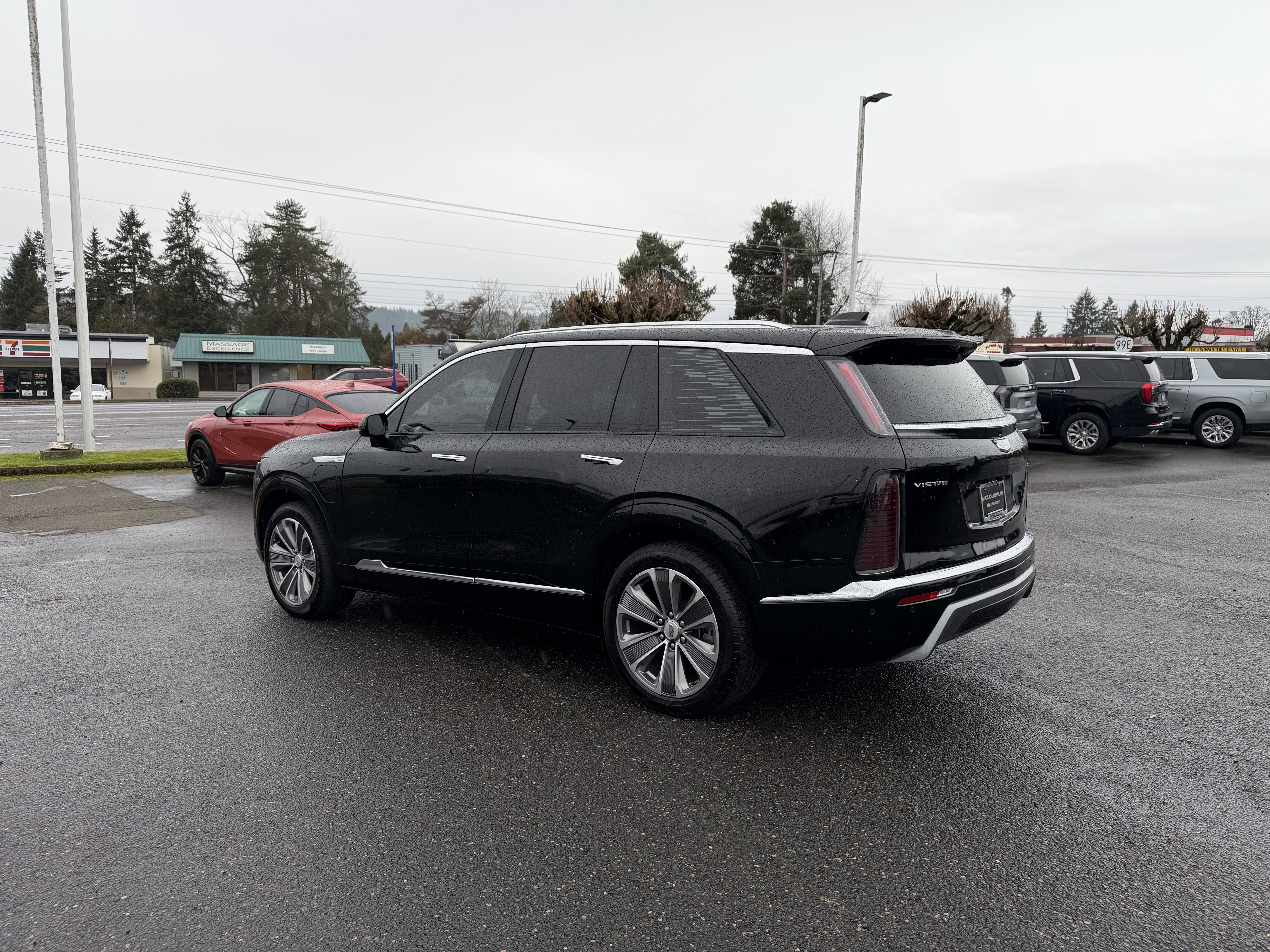 Used 2026 Cadillac Vistiq Luxury image 3