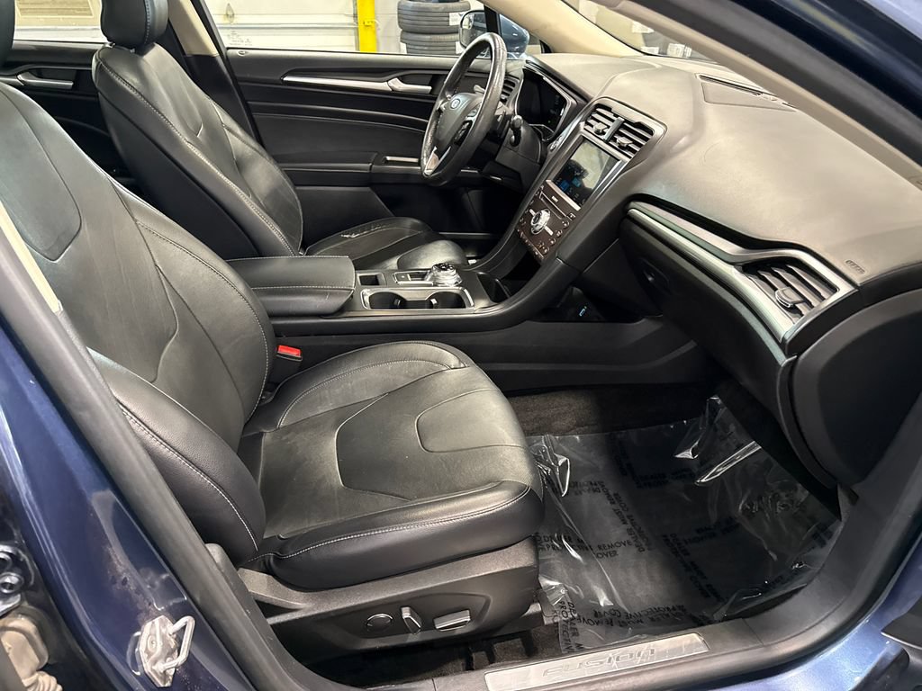 Used 2018 Ford Fusion Titanium AWD/4WD image 16