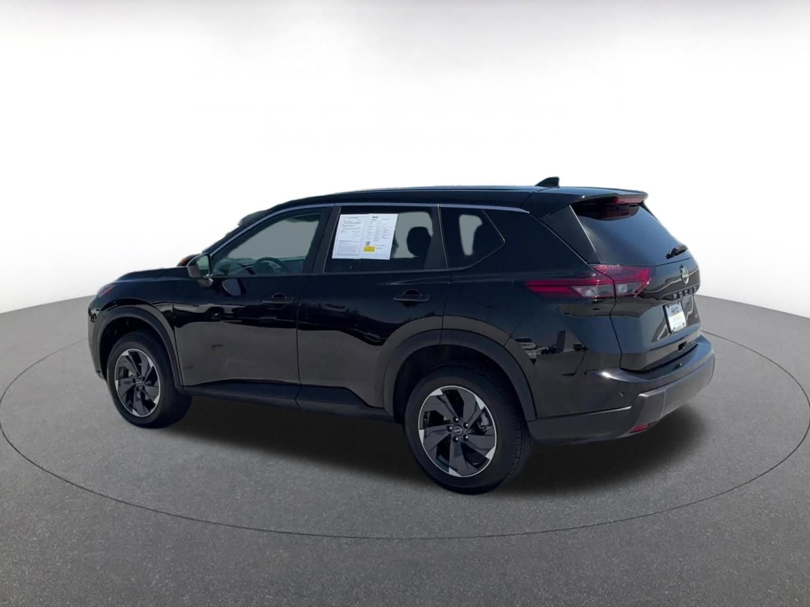 Used 2025 Nissan Rogue SV AWD/4WD image 10