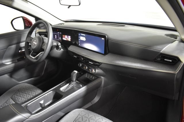 Certified 2025 Nissan Kicks SV w/ SV Premium Package AWD/4WD image 31