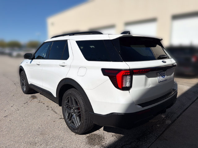 New 2026 Ford Explorer ST-Line w/ ST-Line Street Pack AWD/4WD image 9