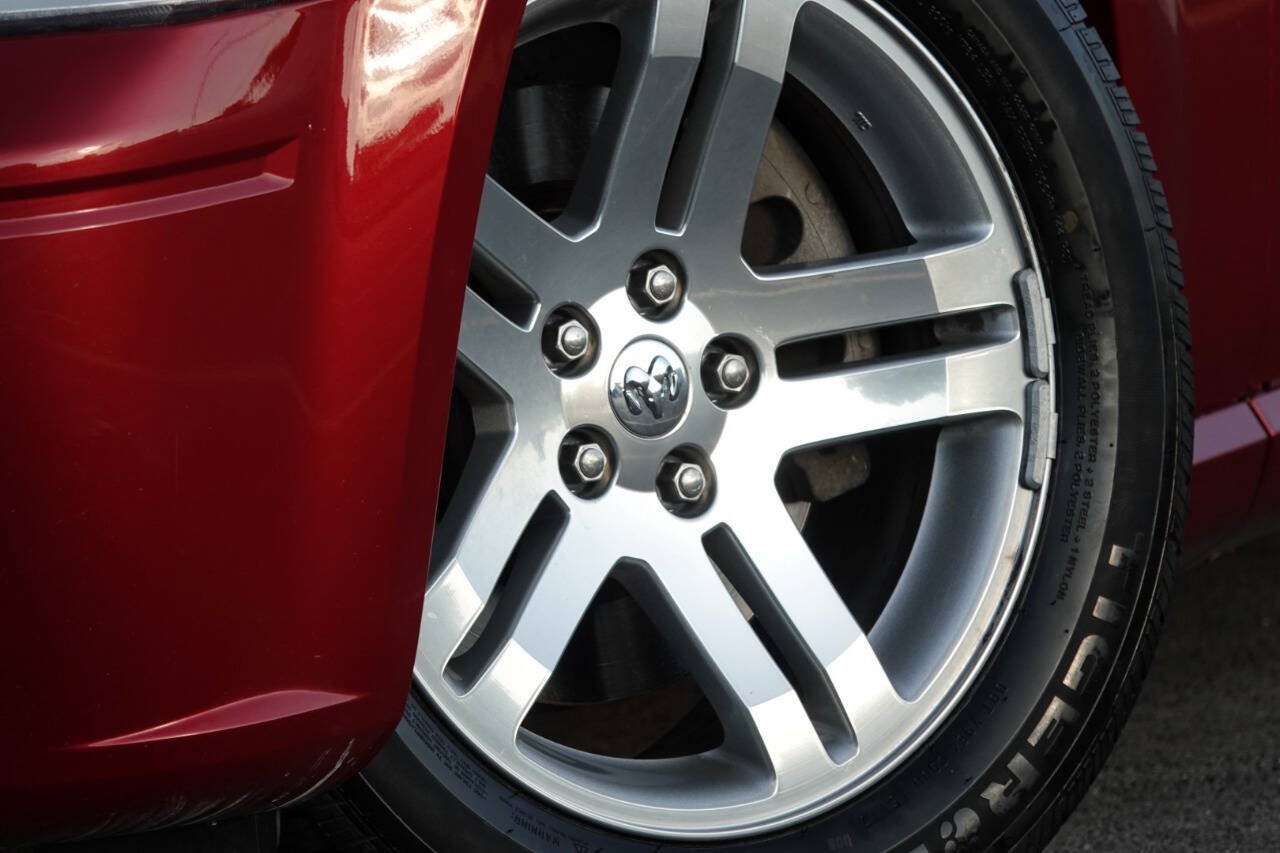 Used 2006 Dodge Magnum R/T w/ Convenience Group II RWD image 2