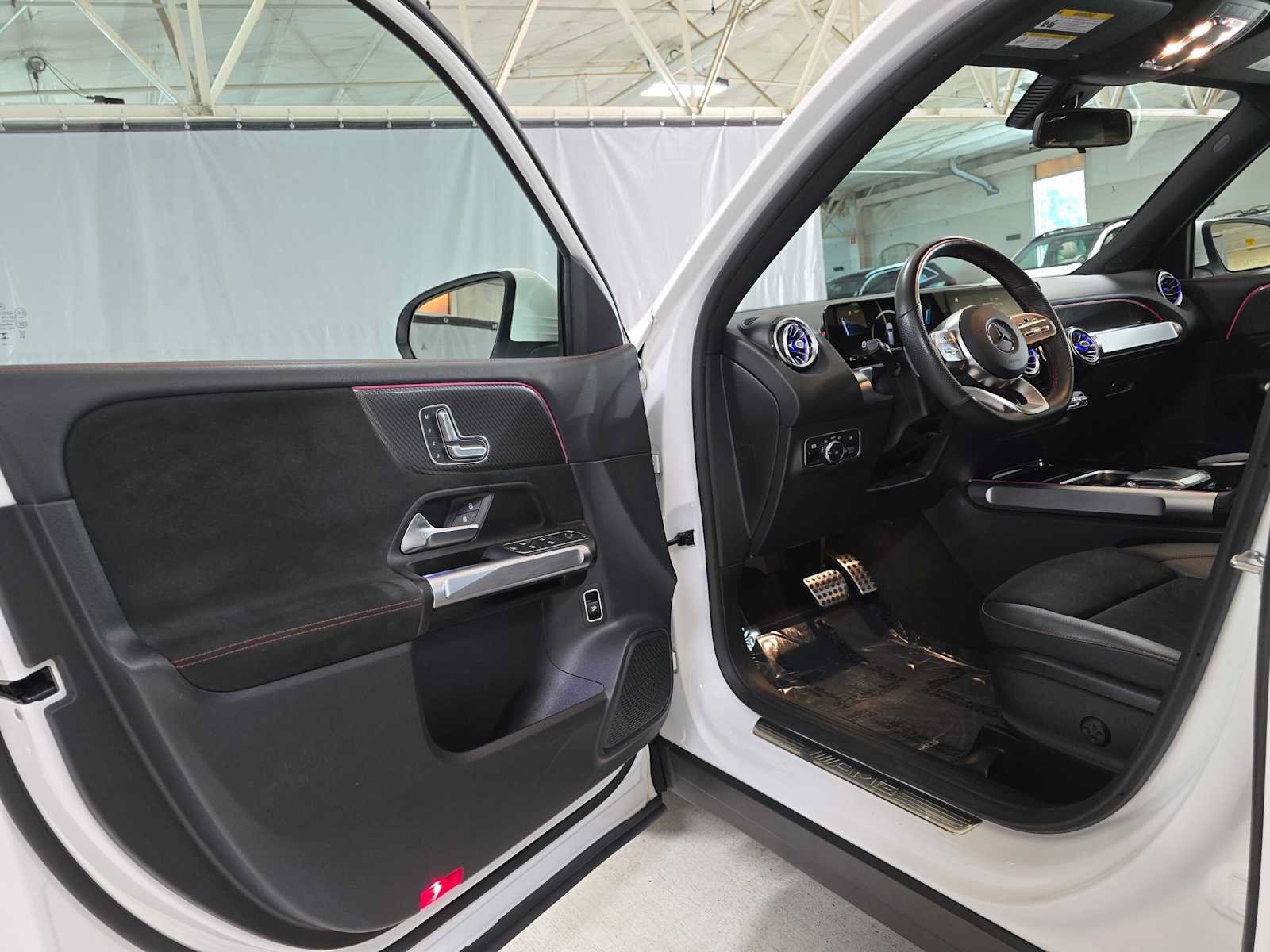 Used 2023 Mercedes-Benz GLB 35 AMG 4MATIC image 19