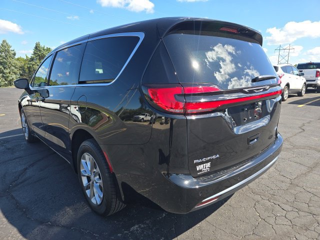 New 2027 Chrysler Pacifica Select AWD/4WD image 5
