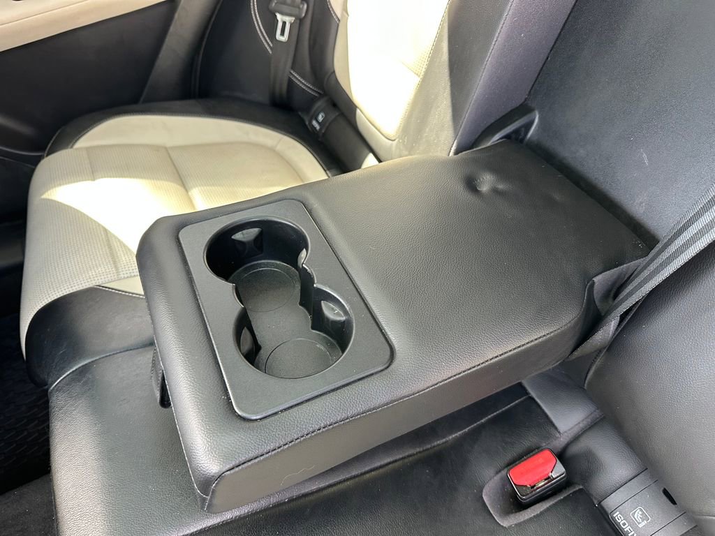 Used 2020 Jaguar F-PACE R-Sport image 36