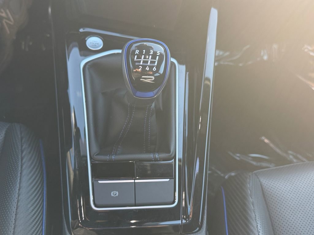 Used 2024 Volkswagen Golf R image 18