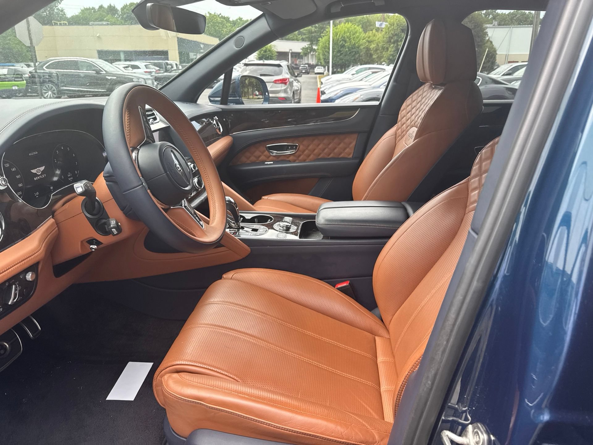 Certified 2021 Bentley Bentayga AWD/4WD image 6
