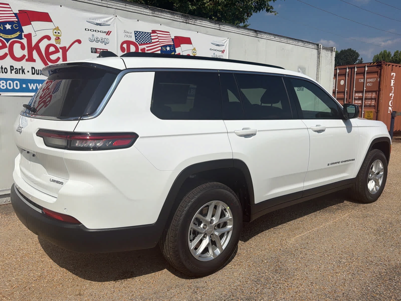 New 2026 Jeep Grand Cherokee L Laredo w/ Trailer Tow Package RWD image 3