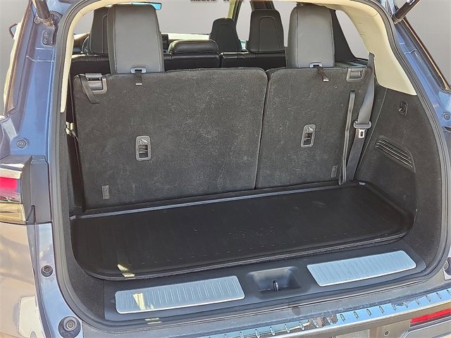 Used 2023 INFINITI QX60 Sensory w/ Vision Package image 11