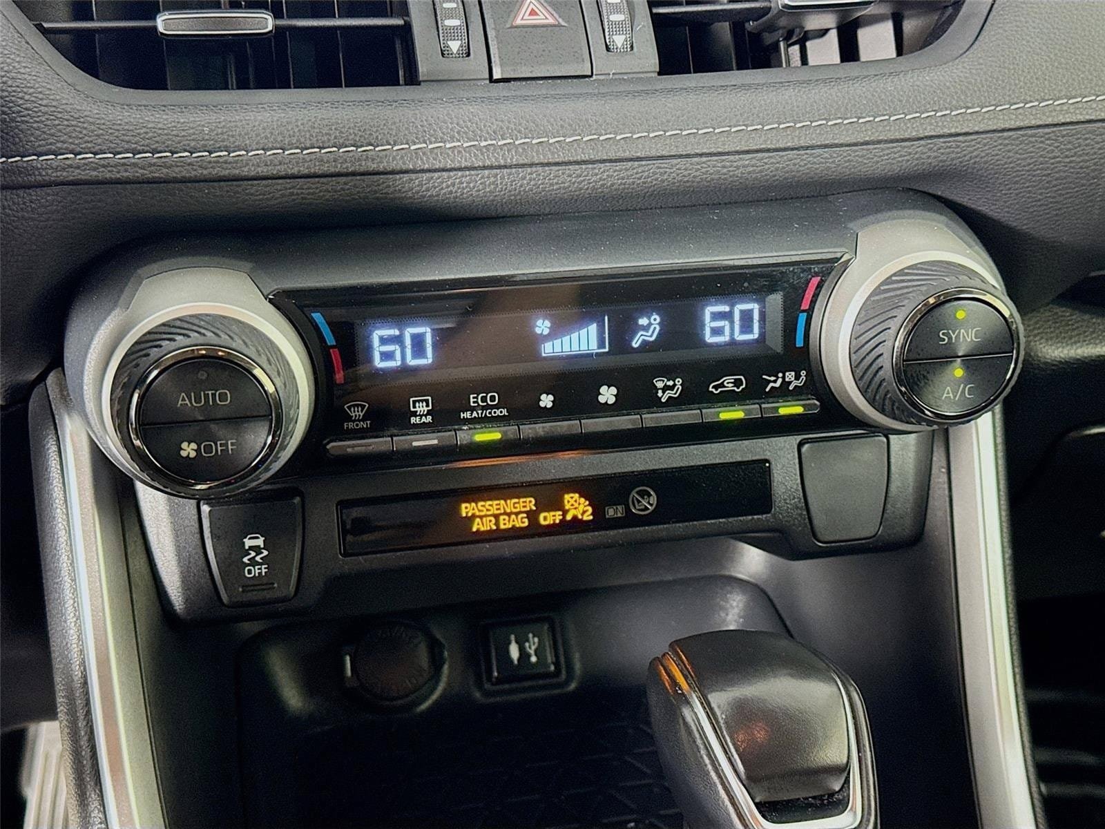 Used 2019 Toyota RAV4 XLE Premium FWD image 18