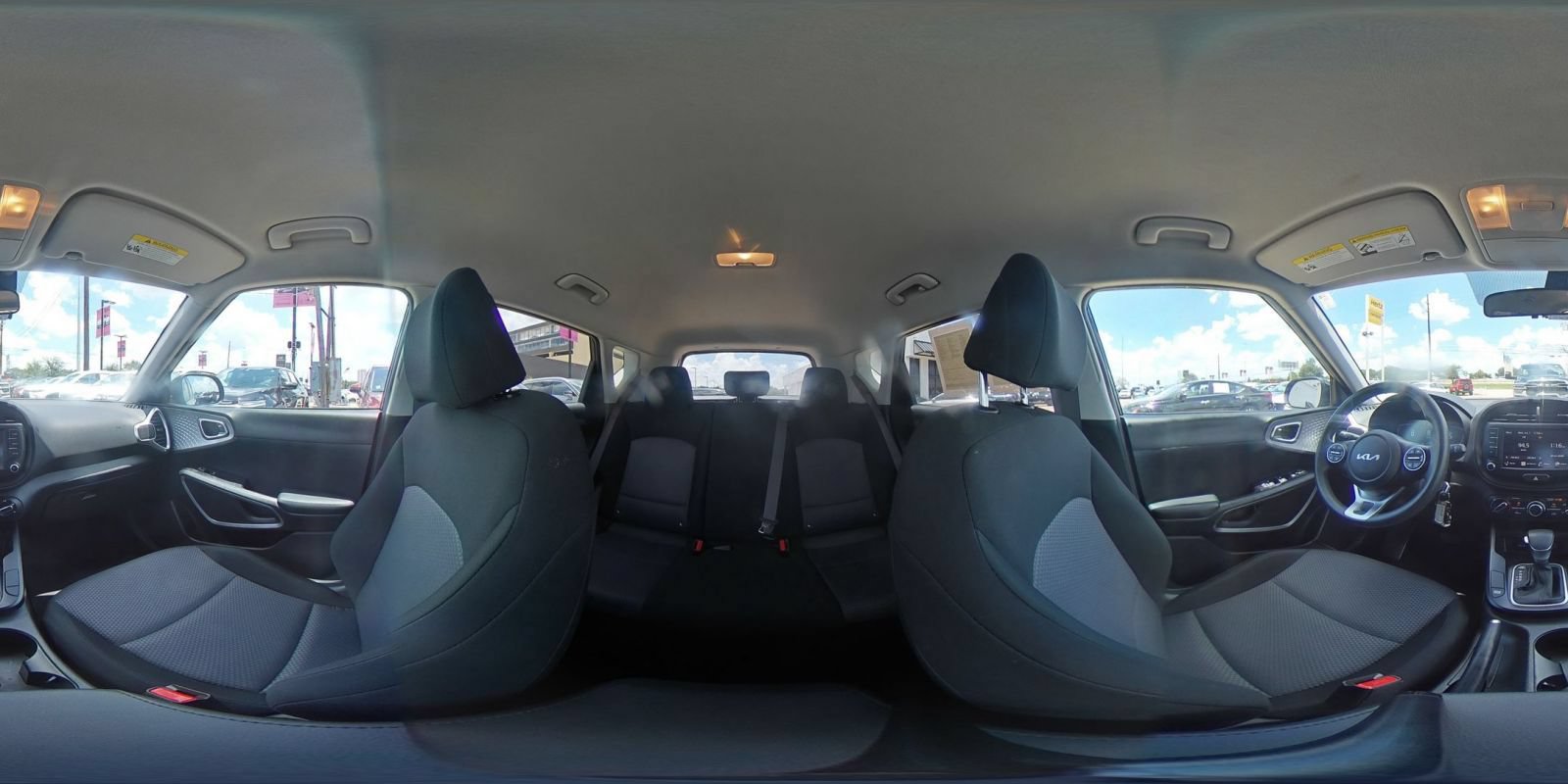 Used 2025 Kia Soul LX w/ LX Technology Package FWD image 40