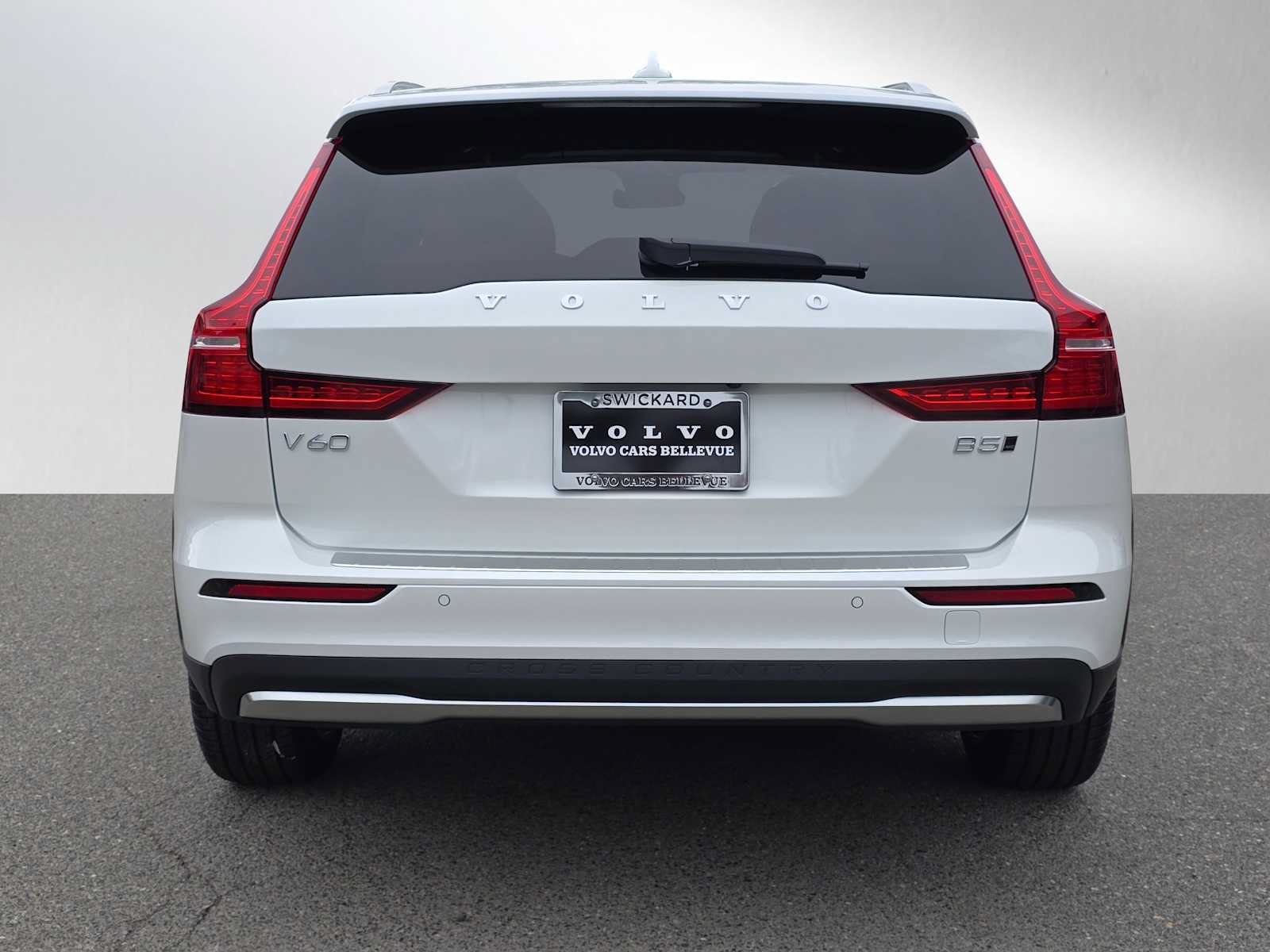New 2026 Volvo V60 B5 Cross Country Ultra w/ Protection Package Premier AWD/4WD image 4