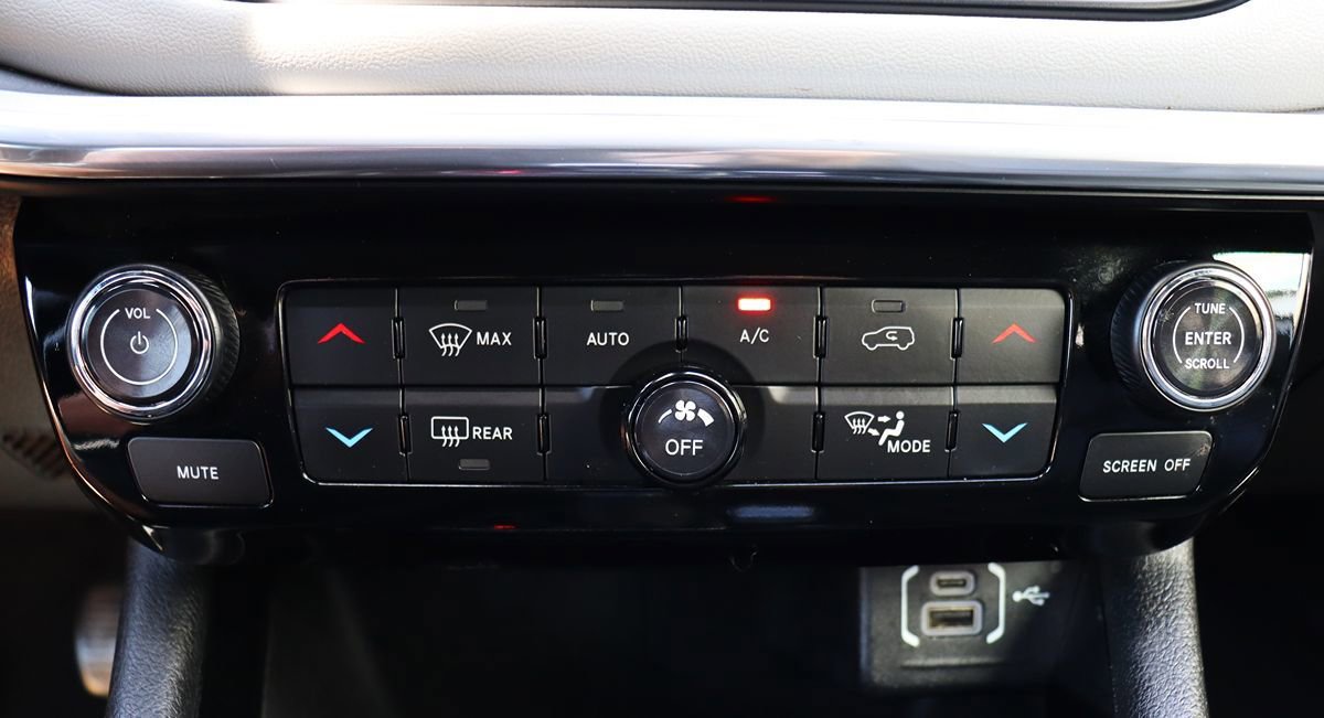 Used 2024 Jeep Compass Limited AWD/4WD image 45