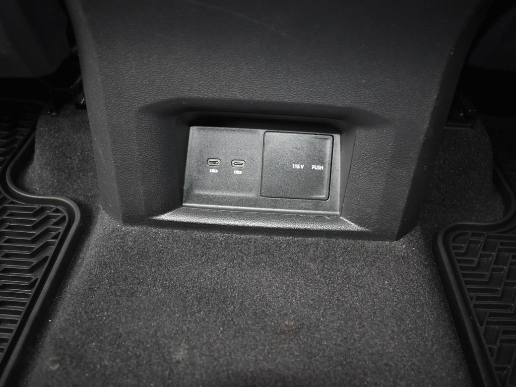 Used 2021 Volkswagen Atlas SEL Premium image 28