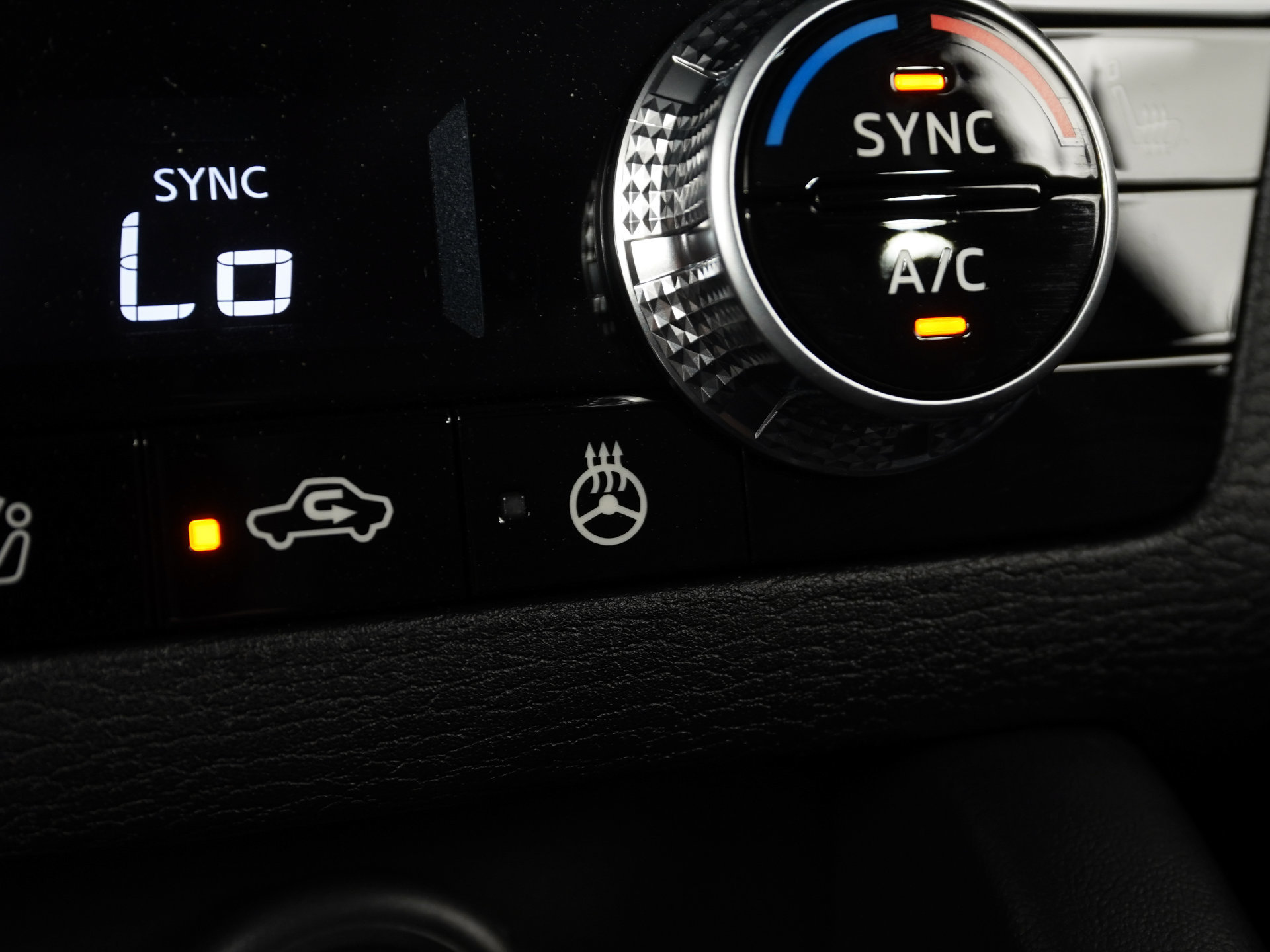 New 2026 Mitsubishi Outlander LE FWD image 16