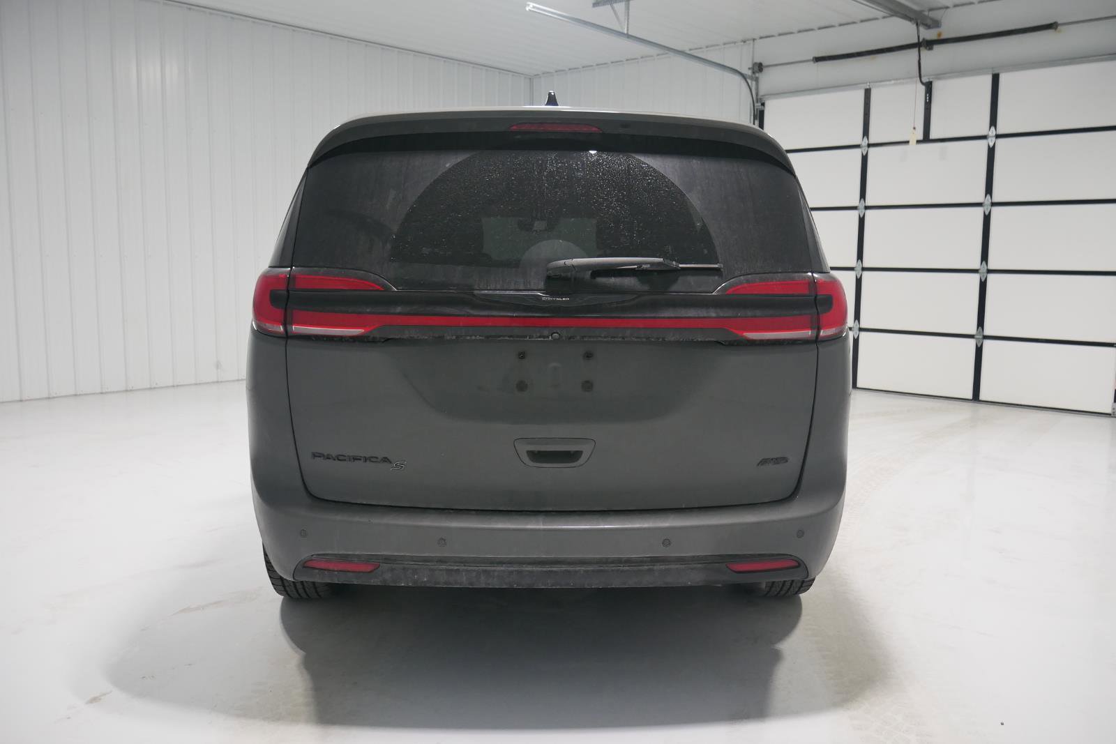 Used 2023 Chrysler Pacifica Touring-L w/ S Appearance Package image 6