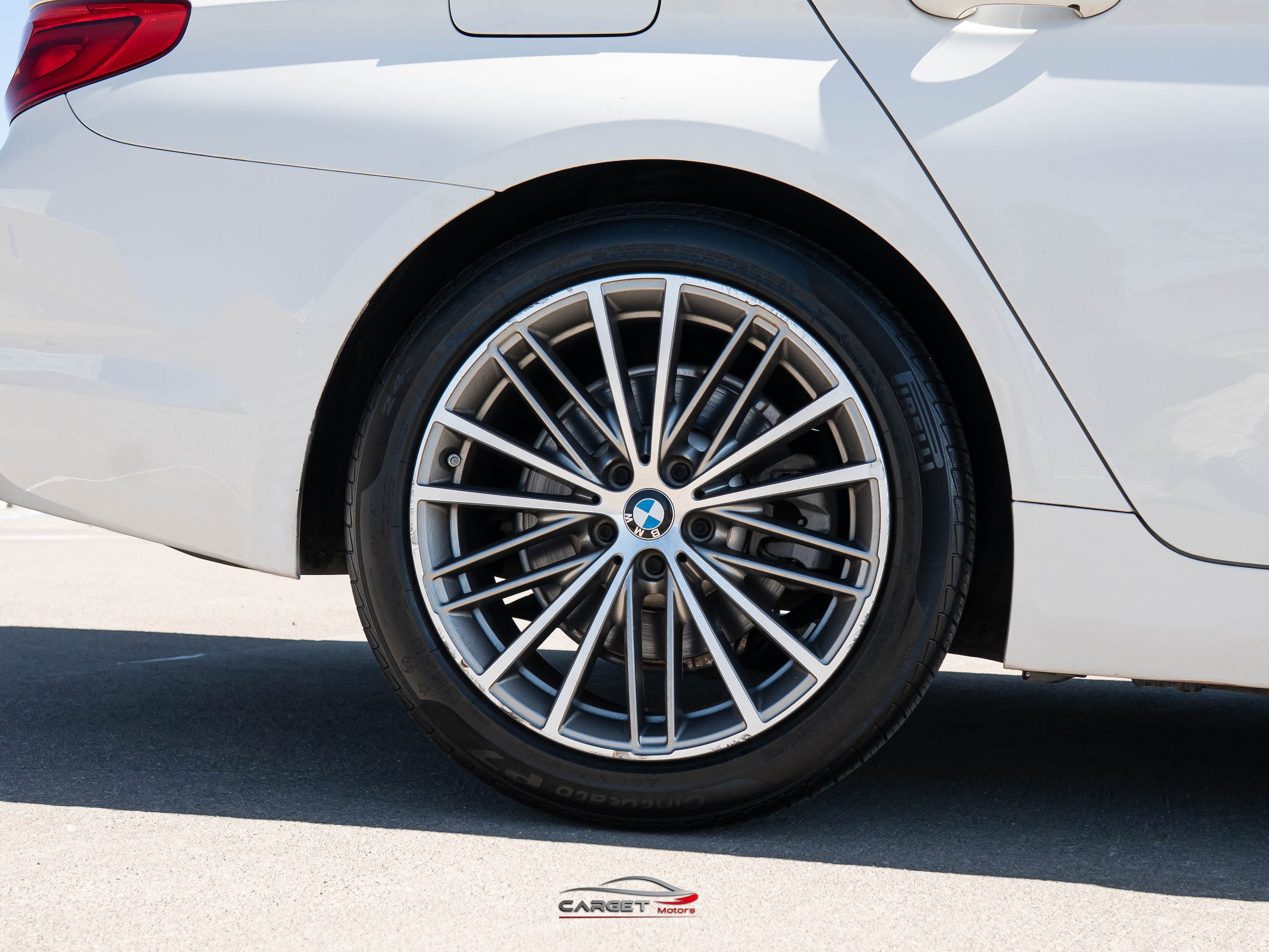 Used 2018 BMW 530i xDrive w/ Premium Package image 11
