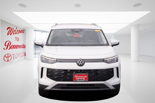 Used 2026 Volkswagen Tiguan SE FWD image 4