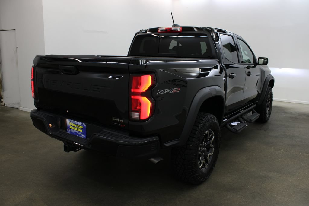 Used 2025 Chevrolet Colorado ZR2 w/ Technology Package AWD/4WD image 5