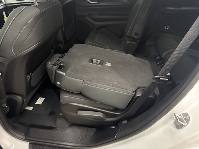 New 2025 Jeep Grand Cherokee L Laredo image 6