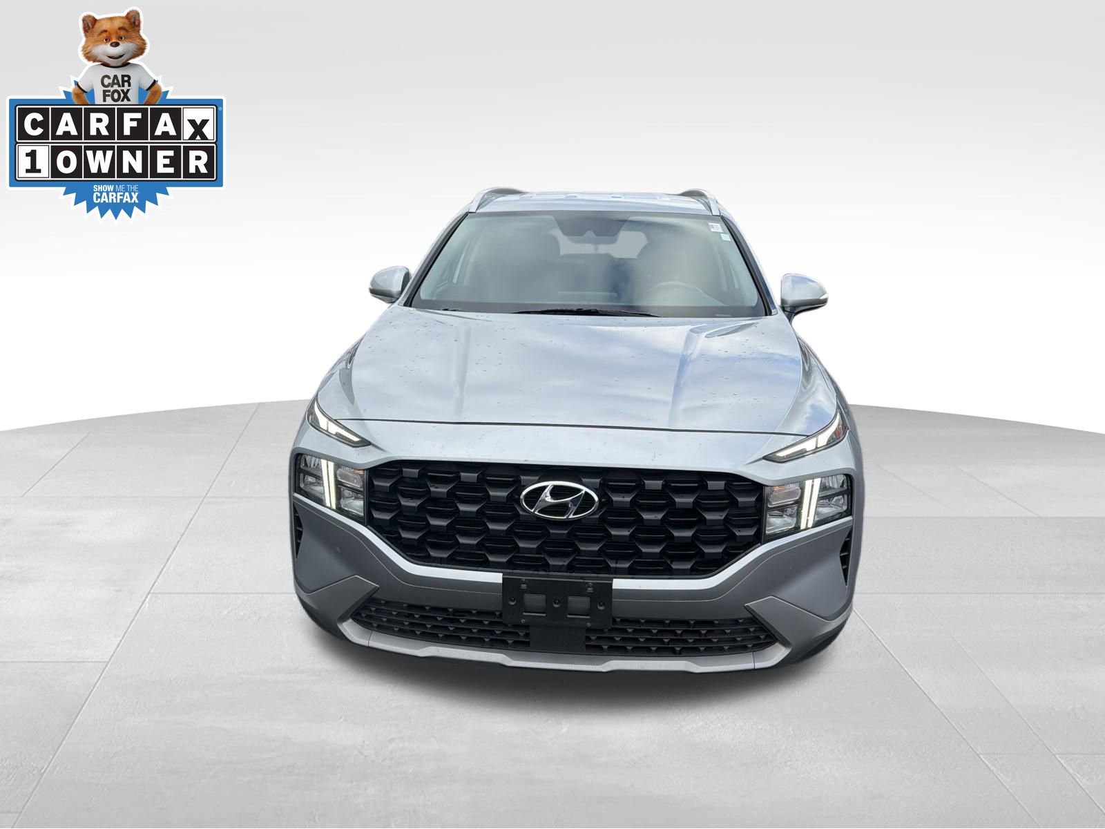 Used 2023 Hyundai Santa Fe SEL image 2