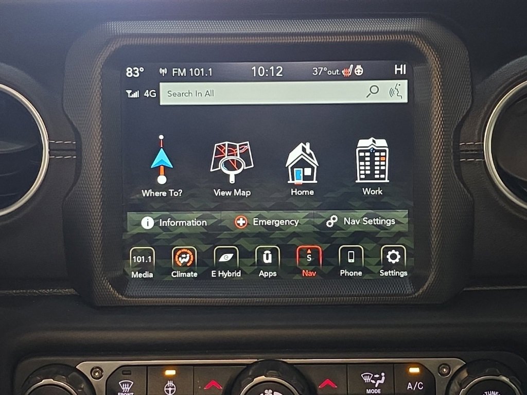 Used 2022 Jeep Wrangler Unlimited Sahara w/ Cold Weather Group image 31