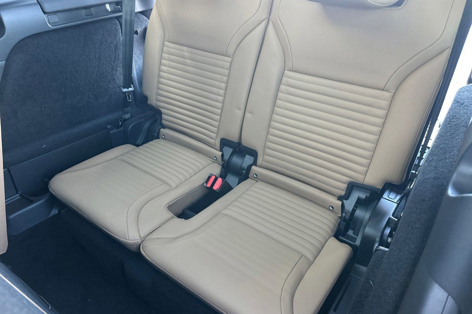 New 2026 Land Rover Discovery Limited Edition AWD/4WD image 20