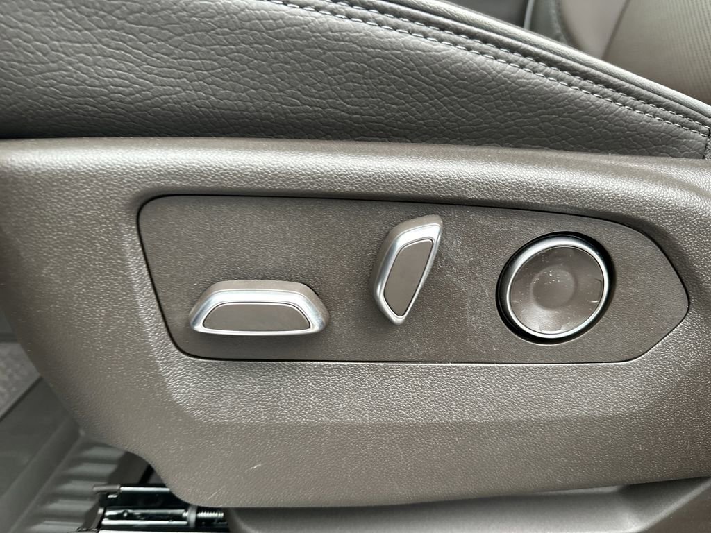 New 2026 GMC Sierra 2500 Denali w/ Denali Reserve Package image 16