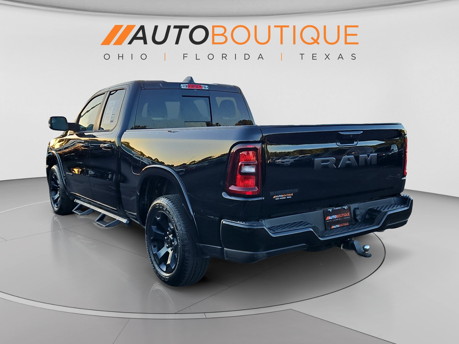 Used 2025 RAM 1500 Big Horn AWD/4WD image 3