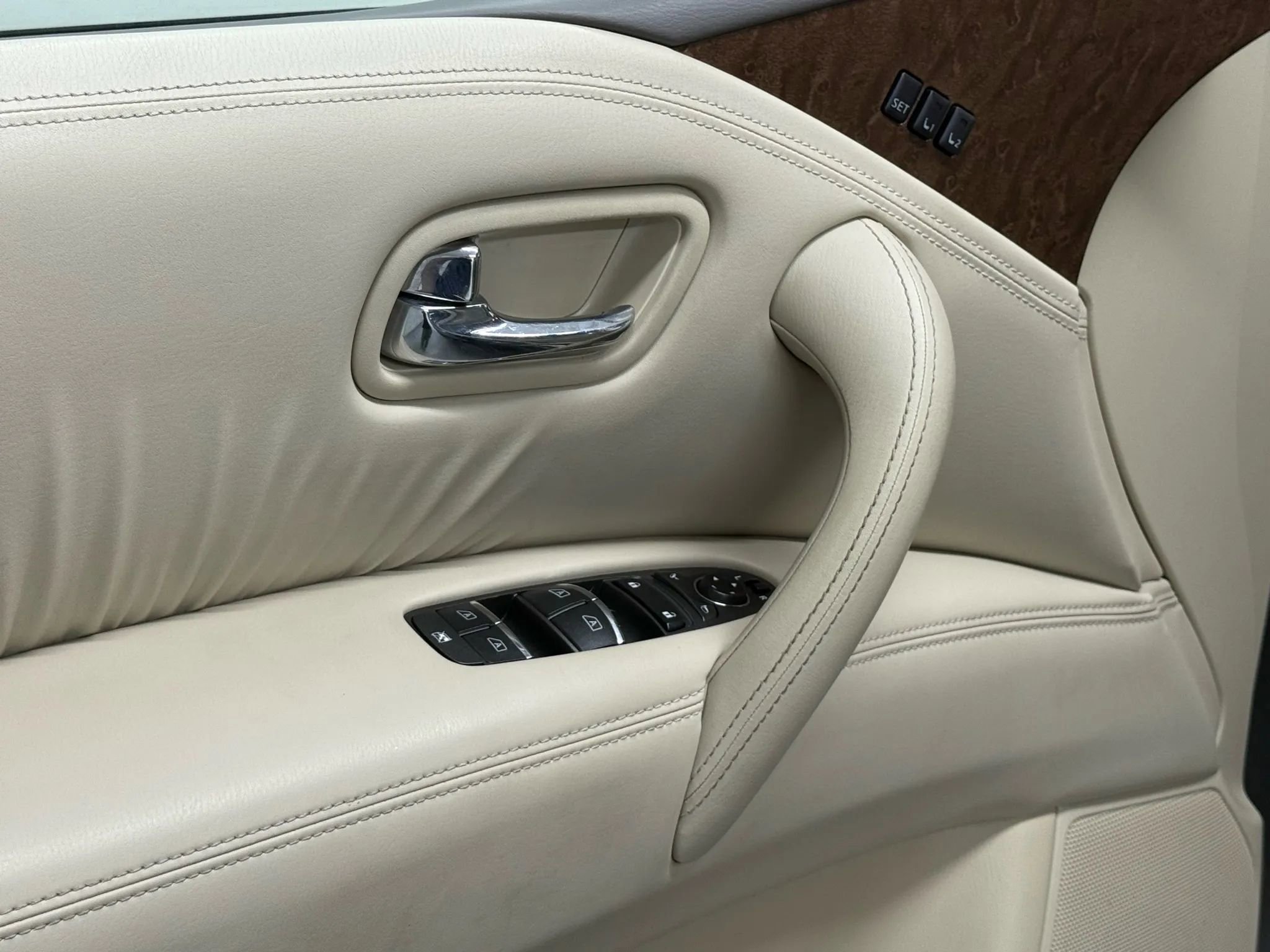 Used 2017 INFINITI QX80 2WD image 26