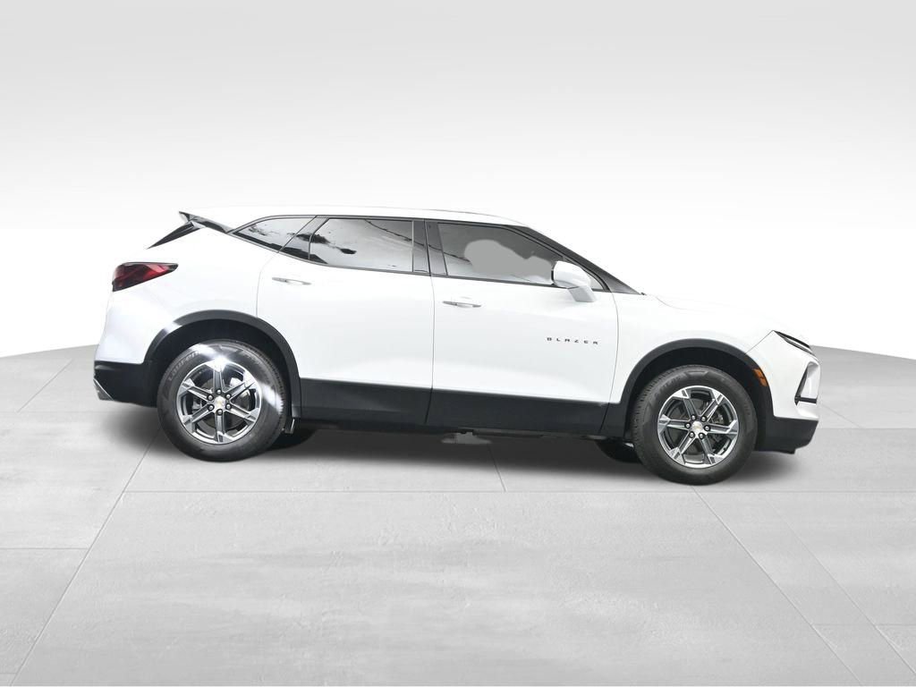 Used 2025 Chevrolet Blazer LT image 34