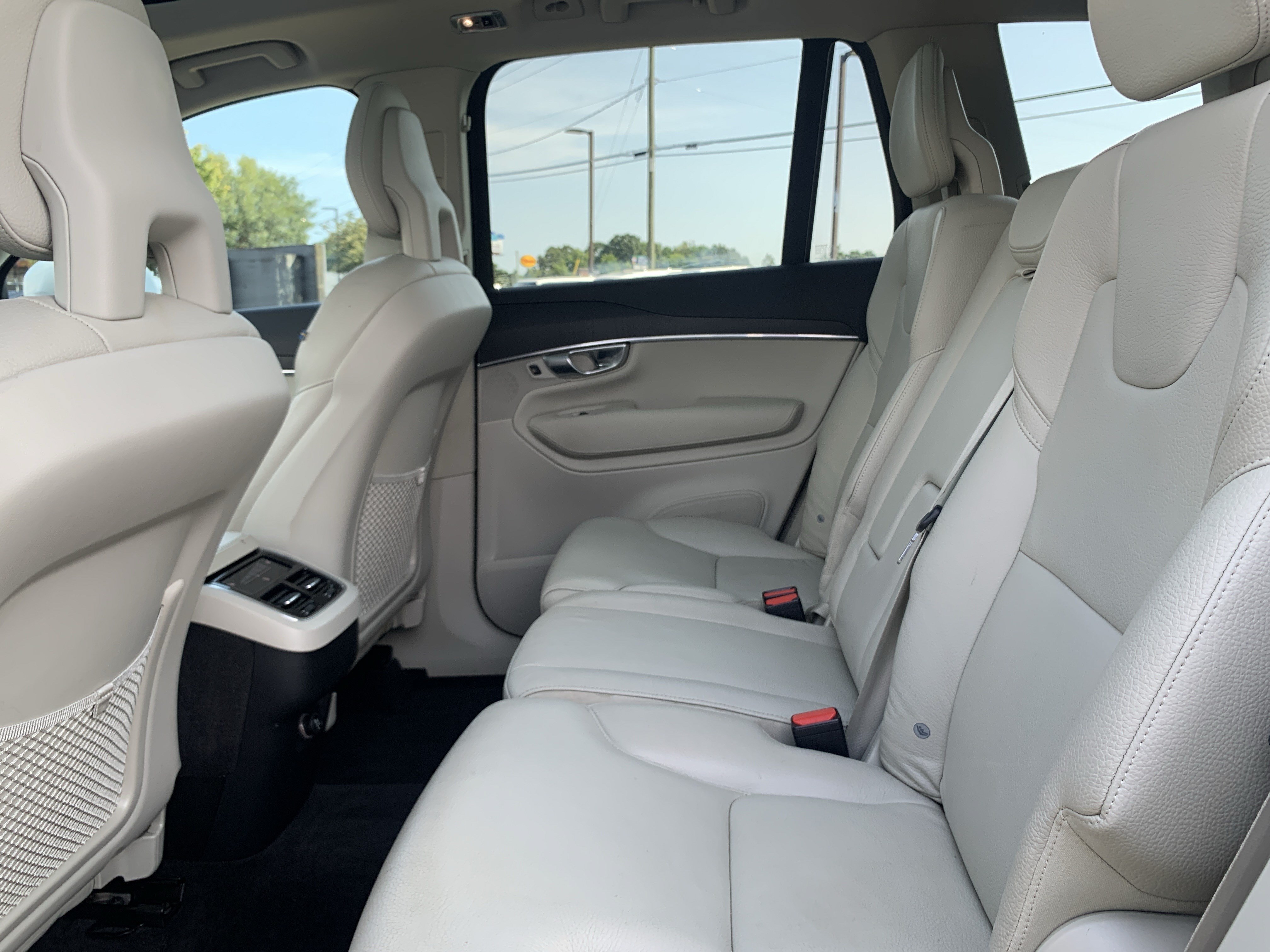 Used 2020 Volvo XC90 T6 Momentum w/ Protection Package AWD/4WD image 32