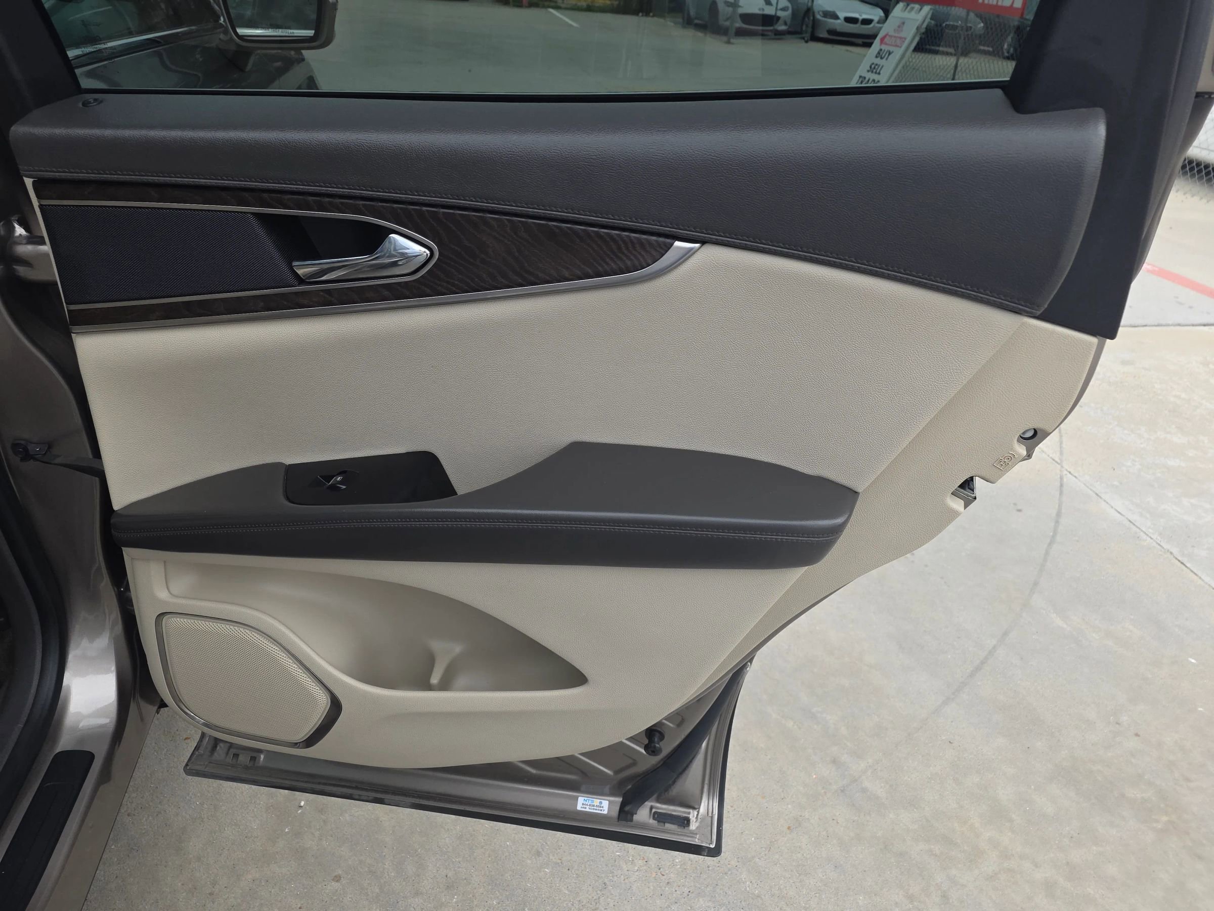 Used 2018 Lincoln MKX Reserve w/ Lincoln MKX Climate Package image 28