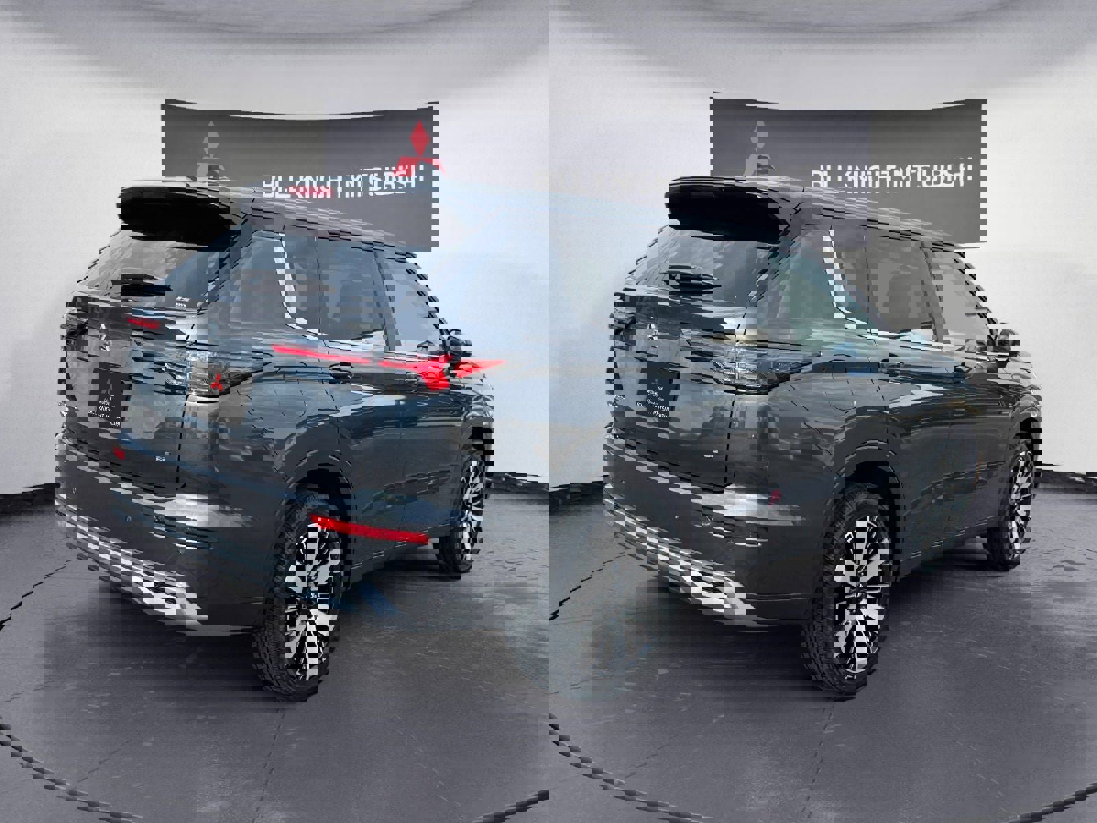 New 2025 Mitsubishi Outlander SE image 5