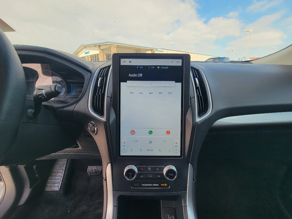 Used 2024 Ford Edge SEL image 18