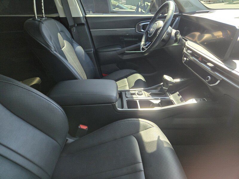Certified 2024 Kia Sorento X-Line EX AWD/4WD image 5