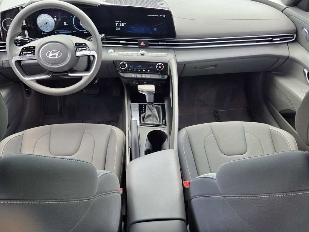 Certified 2024 Hyundai Elantra SEL FWD image 13
