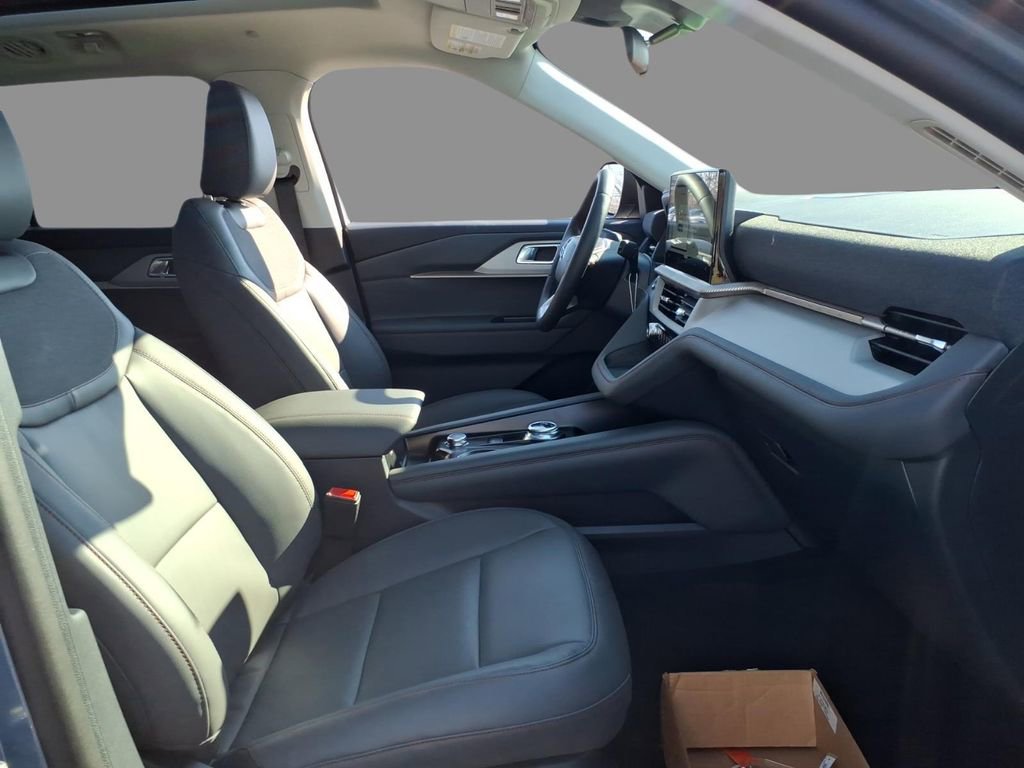 New 2026 Ford Explorer Active image 12