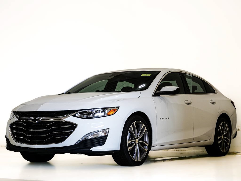 Used 2024 Chevrolet Malibu LT FWD image 3