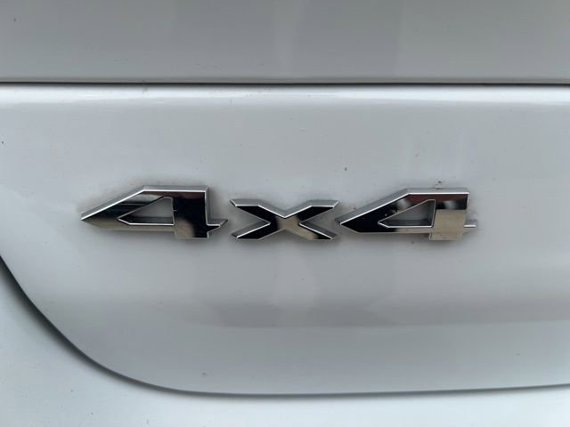 Used 2023 Jeep Grand Cherokee Laredo w/ Luxury Tech Group I AWD/4WD image 11