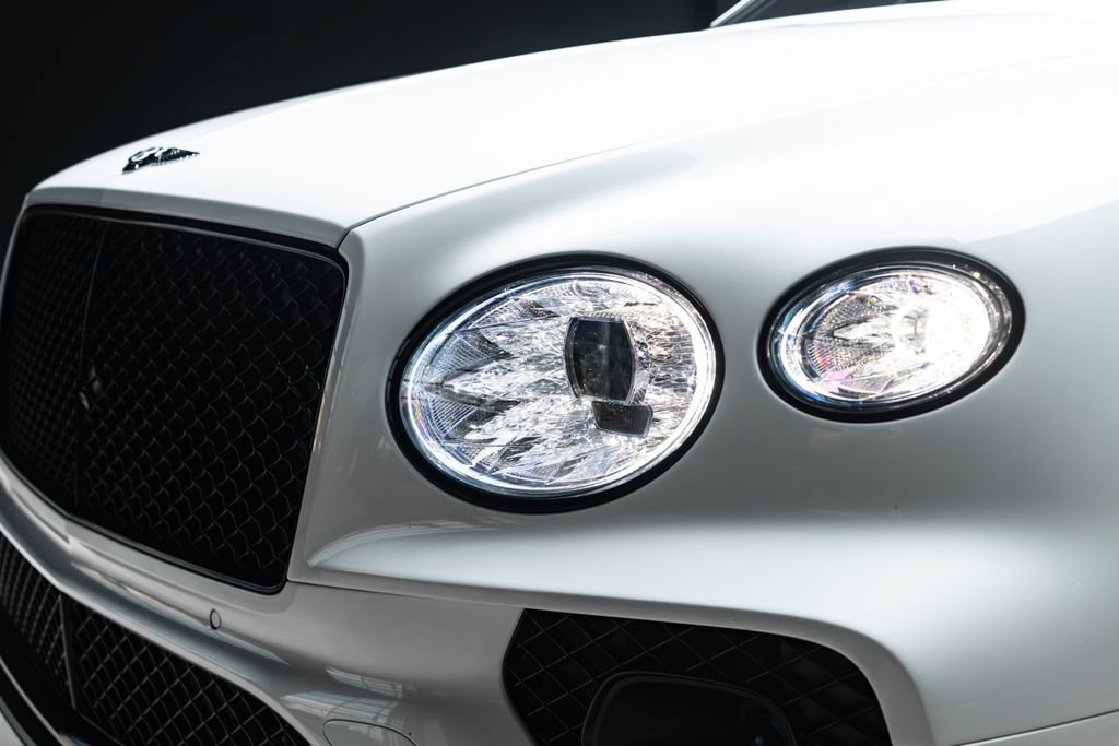 Used 2022 Bentley Bentayga AWD/4WD image 4