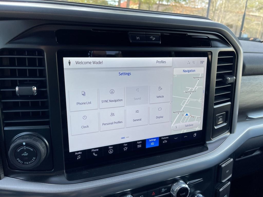 Used 2025 Ford F150 Lariat w/ Equipment Group 502A High image 10