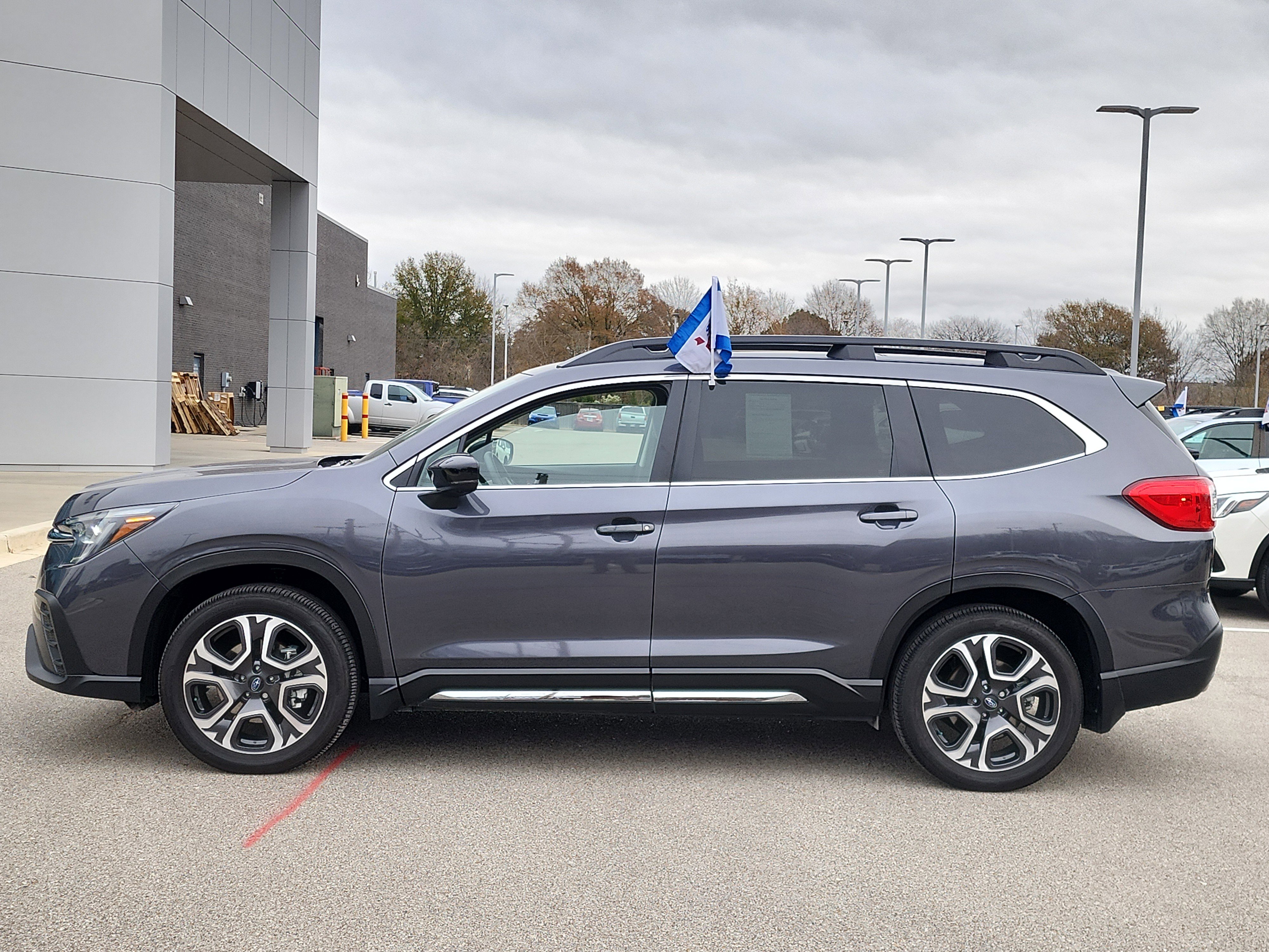 Certified 2025 Subaru Ascent Limited w/ Popular Package #1 image 6